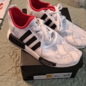 adidas White Knit Sneakers with Black Stripes and Red Liner